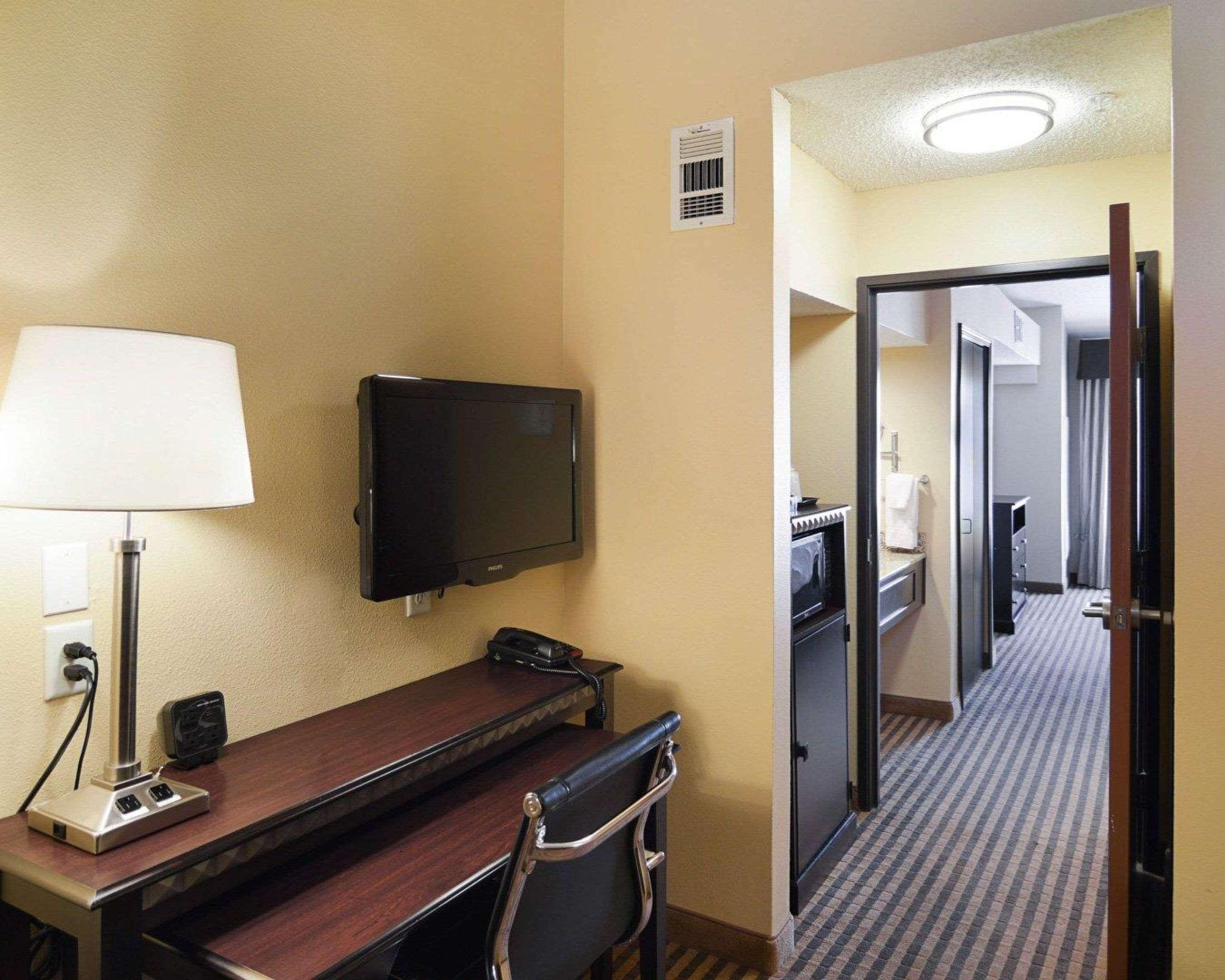 Comfort Suites Dfw Airport Irving Εξωτερικό φωτογραφία