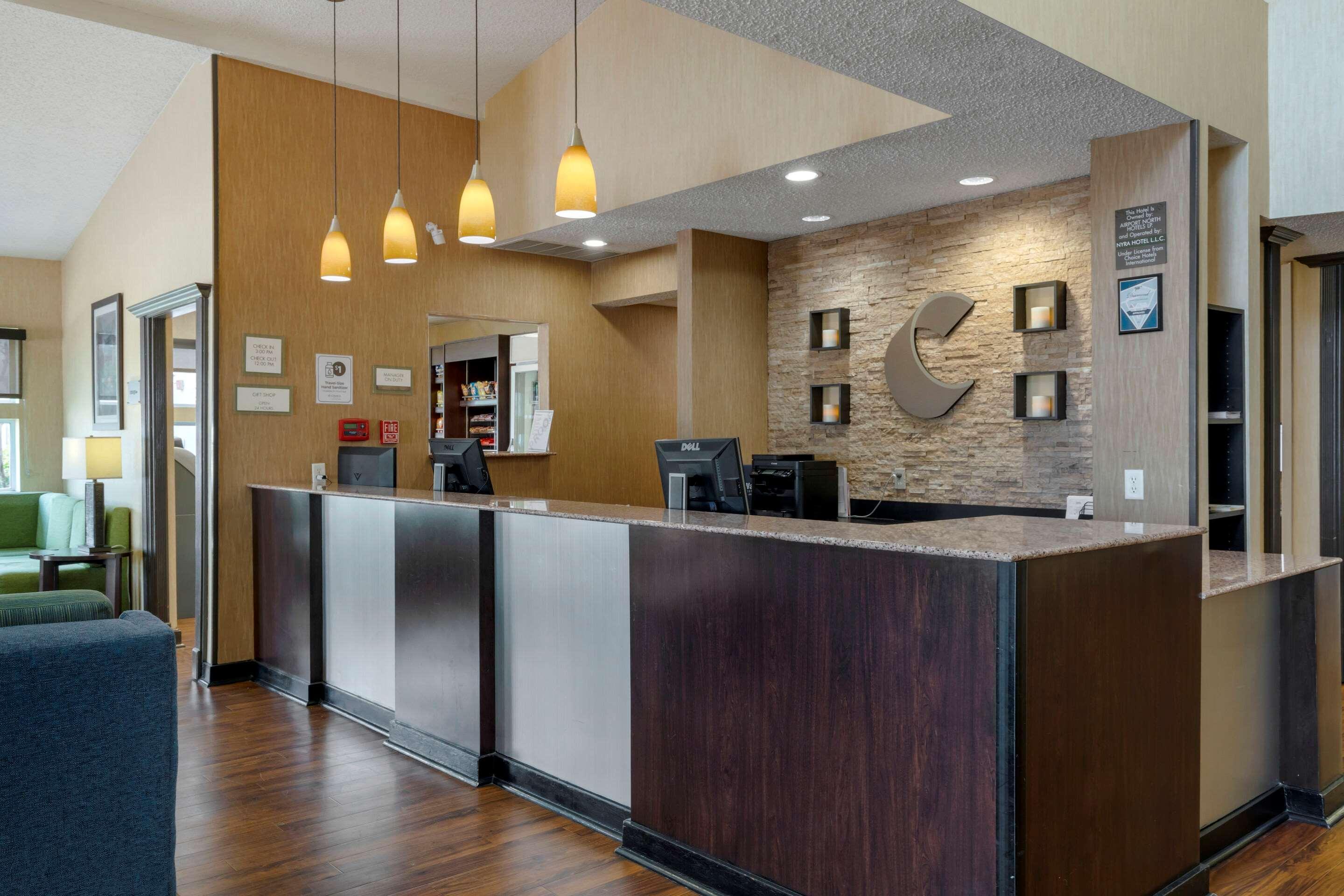 Comfort Suites Dfw Airport Irving Εξωτερικό φωτογραφία